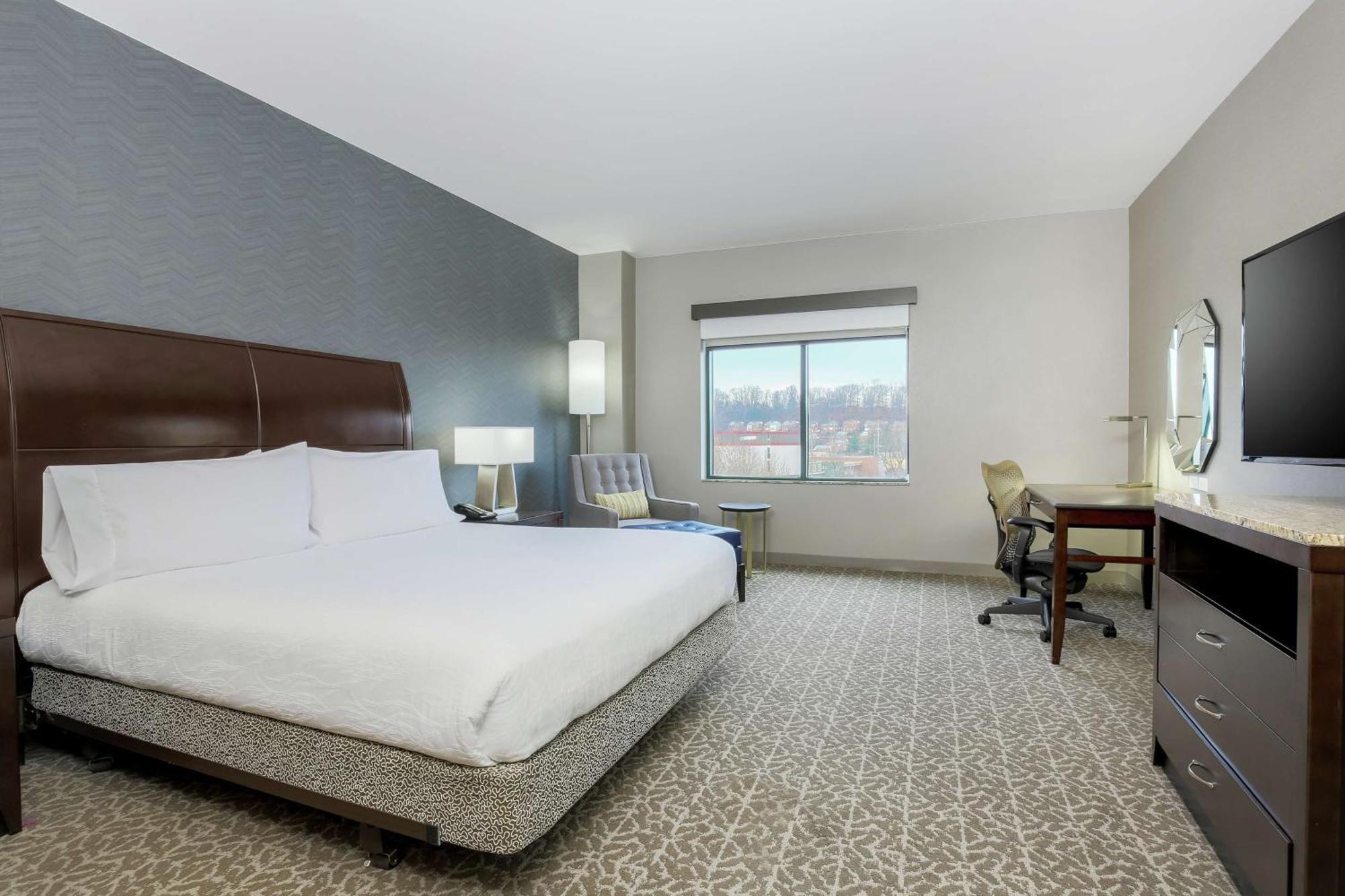 Hilton Garden Inn Shirlington Arlington Exterior photo