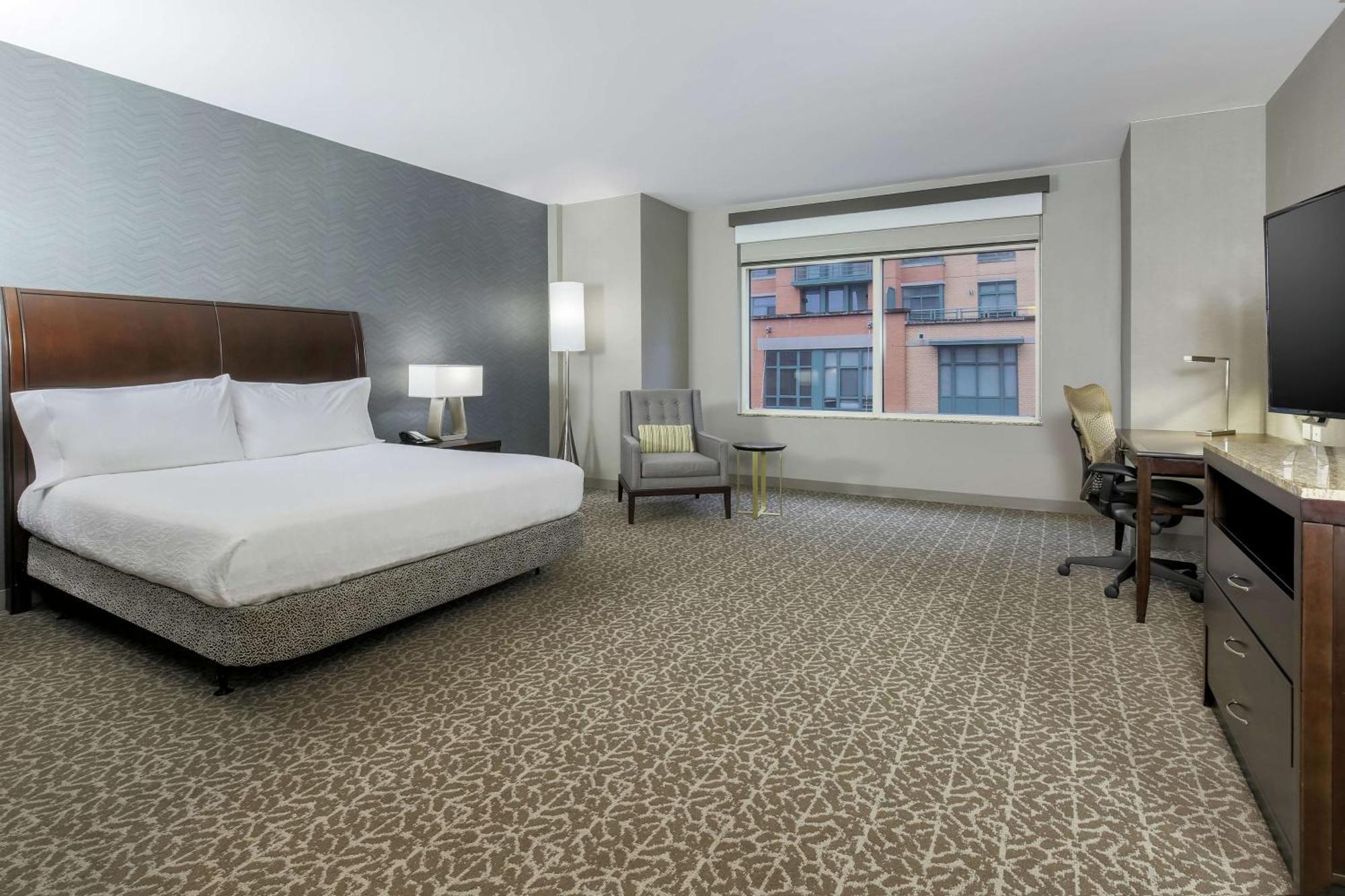 Hilton Garden Inn Shirlington Arlington Exterior photo